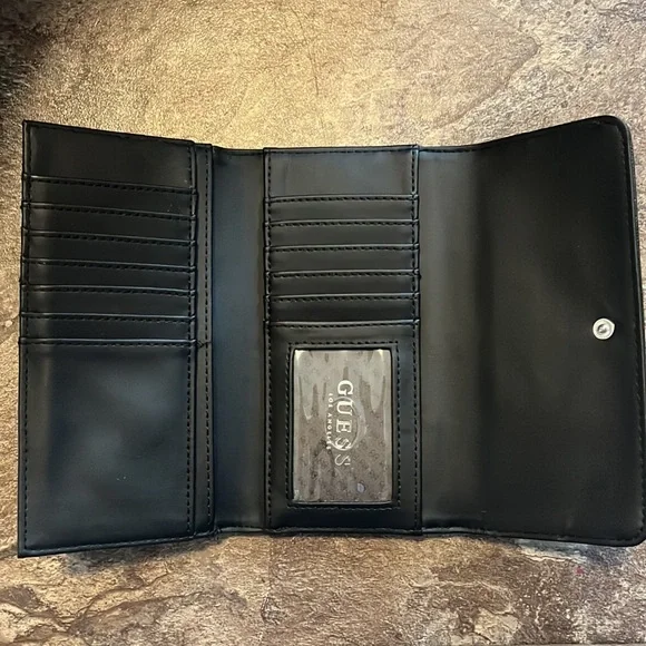 Guess Wallet - Picture 4 of 4